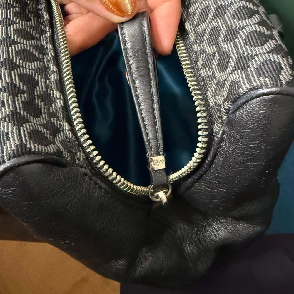 Coach Black and Gray Patterned Shoulder Bag - Picture 9 of 12